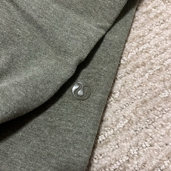 Lululemon Wonder high rise leggings. Sz 8. Size tag removed. 29” inseam. - Picture 2 of 5